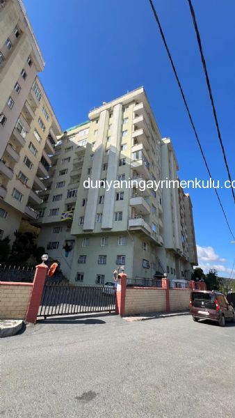 AYAZAĞA MAGAZİN GAZETİCİLERİ SİTESİNDE SATILIK GENİŞ 3+1 DAİRE