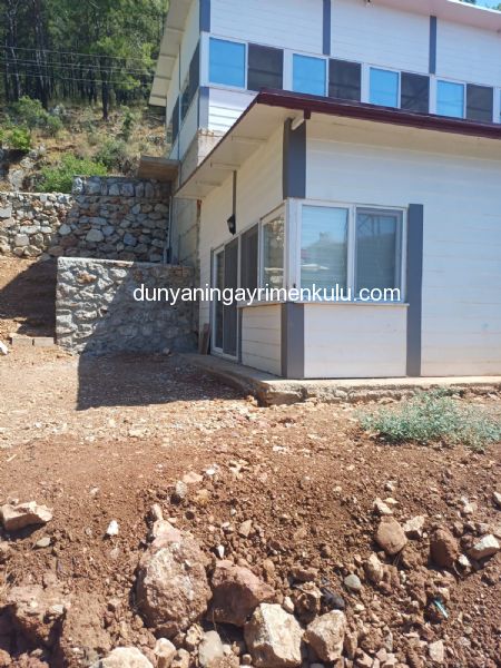 DALYAN İZTUZU PLAJ YOLUNDA EŞYALI MÜSTAKİL BAHÇELİ KİRALIK EV
