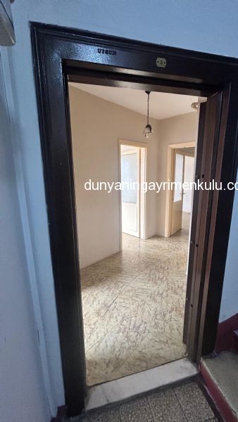ÜSKÜDAR DOĞANCILAR CADDESİNDE KÖŞE BİNADA SATILIK 3+1 DAİRE