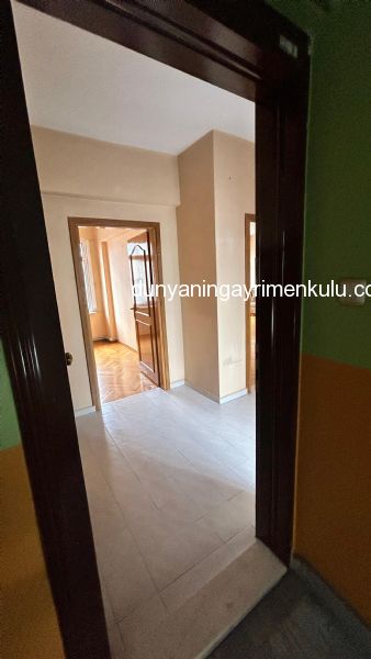 PENDİK SAHİLDE ÇARŞI GİRİŞİNDE 3.KAT SATILIK 3+1 DAİRE
