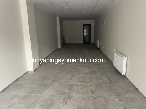 KİRACI MAYIS AYINDA DÜKKANI BOŞALTACAKTIR

MALTEPE MERKEZDE

İSKANI ALINMIŞ

MİNİBÜS YOLU ÜZERİNDEKİ 3 YILLIK BİNADA

YAYA SÜRKİLASYONU YOĞUN BÖLGEDE

HARİKA LOKASYONDA

3.2  METRE VİTRİNE SAHİP

55 m2 BRÜT 45 m2 NET

WC Lİ

SATILIK DÜKKAN