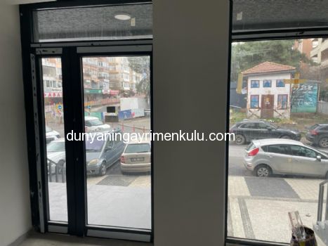 KİRACI MAYIS AYINDA DÜKKANI BOŞALTACAKTIR

MALTEPE MERKEZDE

İSKANI ALINMIŞ

MİNİBÜS YOLU ÜZERİNDEKİ 3 YILLIK BİNADA

YAYA SÜRKİLASYONU YOĞUN BÖLGEDE

HARİKA LOKASYONDA

3.2  METRE VİTRİNE SAHİP

55 m2 BRÜT 45 m2 NET

WC Lİ

SATILIK DÜKKAN