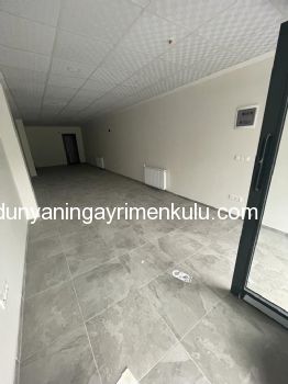 KİRACI MAYIS AYINDA DÜKKANI BOŞALTACAKTIR

MALTEPE MERKEZDE

İSKANI ALINMIŞ

MİNİBÜS YOLU ÜZERİNDEKİ 3 YILLIK BİNADA

YAYA SÜRKİLASYONU YOĞUN BÖLGEDE

HARİKA LOKASYONDA

3.2  METRE VİTRİNE SAHİP

55 m2 BRÜT 45 m2 NET

WC Lİ

SATILIK DÜKKAN