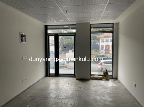 KİRACI MAYIS AYINDA DÜKKANI BOŞALTACAKTIR

MALTEPE MERKEZDE

İSKANI ALINMIŞ

MİNİBÜS YOLU ÜZERİNDEKİ 3 YILLIK BİNADA

YAYA SÜRKİLASYONU YOĞUN BÖLGEDE

HARİKA LOKASYONDA

3.2  METRE VİTRİNE SAHİP

55 m2 BRÜT 45 m2 NET

WC Lİ

SATILIK DÜKKAN