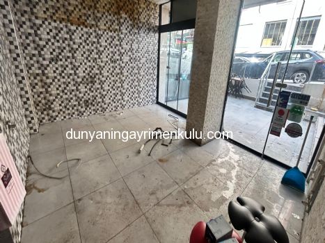 CADDEBOSTAN BAĞDAT CADDESİ ÜZERİNDE 18m2 SATILIK DÜKKAN