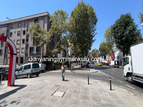 CADDEBOSTAN BAĞDAT CADDESİ ÜZERİNDE 18m2 SATILIK DÜKKAN