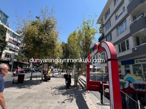 CADDEBOSTAN BAĞDAT CADDESİ ÜZERİNDE 18m2 SATILIK DÜKKAN