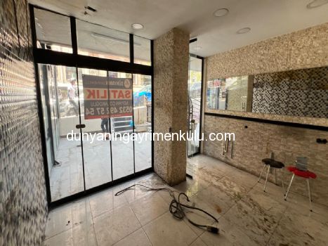 CADDEBOSTAN BAĞDAT CADDESİ ÜZERİNDE 18m2 SATILIK DÜKKAN