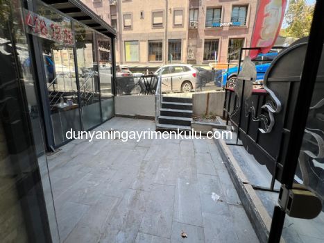 CADDEBOSTAN BAĞDAT CADDESİ ÜZERİNDE 18m2 SATILIK DÜKKAN