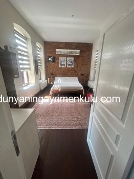 İSTİKLAL CADDESİNE KOMŞU BALKONLU SATILIK 1+1 DAİRE / OFİS