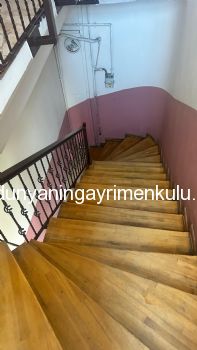 İSTİKLAL CADDESİNE KOMŞU BALKONLU SATILIK 1+1 DAİRE / OFİS