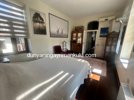 İSTİKLAL CADDESİNE KOMŞU BALKONLU SATILIK 1+1 DAİRE / OFİS