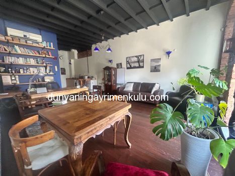 İSTİKLAL CADDESİNE KOMŞU BALKONLU SATILIK 1+1 DAİRE / OFİS