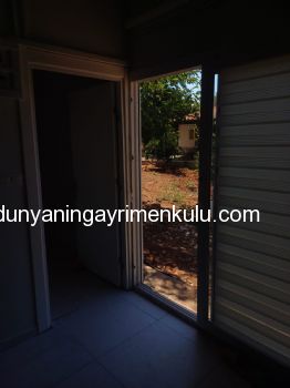 İZYUZU PLAJI YOLU ÜZERİNDE MÜSTAKİL KÖY EVİ