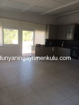 İZYUZU PLAJI YOLU ÜZERİNDE MÜSTAKİL KÖY EVİ