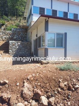 İZYUZU PLAJI YOLU ÜZERİNDE MÜSTAKİL KÖY EVİ