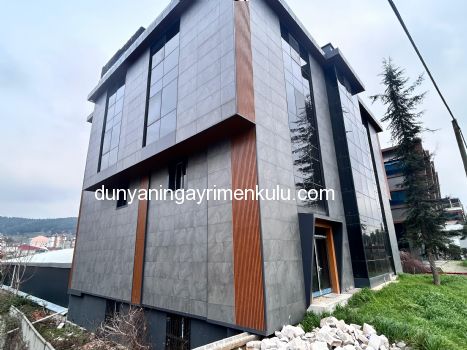 SULTANBEYLİ'DE TEM'E CEPHELİ SATILIK FABRİKA&ÜRETİM TESİSİ