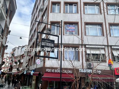 ÜSKÜDAR DOĞANCILAR CADDESİNDE KÖŞE BİNADA SATILIK 3+1 DAİRE