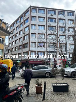 ÜSKÜDAR DOĞANCILAR CADDESİNDE KÖŞE BİNADA SATILIK 3+1 DAİRE