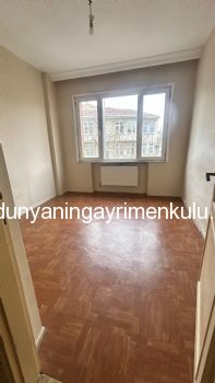 ÜSKÜDAR DOĞANCILAR CADDESİNDE KÖŞE BİNADA SATILIK 3+1 DAİRE