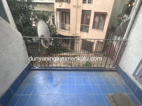 ÜSKÜDAR DOĞANCILAR CADDESİNDE KÖŞE BİNADA SATILIK 3+1 DAİRE