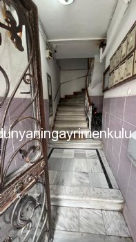 ÜSKÜDAR DOĞANCILAR CADDESİNDE KÖŞE BİNADA SATILIK 3+1 DAİRE