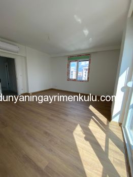 ERENKÖY'DE YENİ BİNADA MARMARAYA YAKIN 3+1 SATILIK DAİRE
