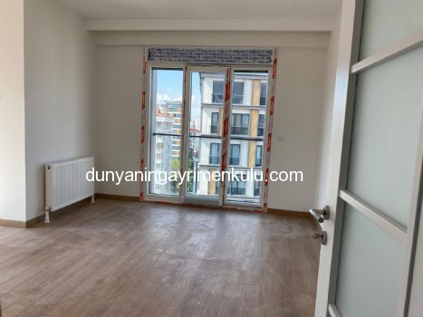 ERENKÖY'DE MARMARAYA YAKIN 2+1 SATILIK DAİRE