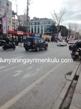 CADDEBOSTAN BAĞDAT CADDESİNDE SATILIK DÜKKAN