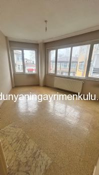 ÜSKÜDAR DOĞANCILAR CADDESİNDE KÖŞE BİNADA KİRALIK 3+1 DAİRE
