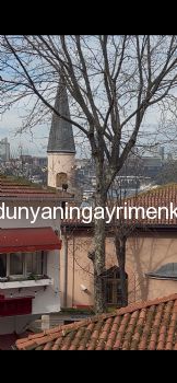 ÜSKÜDAR DOĞANCILAR CADDESİNDE KÖŞE BİNADA KİRALIK 3+1 DAİRE