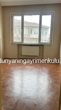 ÜSKÜDAR DOĞANCILAR CADDESİNDE KÖŞE BİNADA KİRALIK 3+1 DAİRE