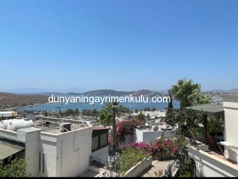 BODRUM GÜMBET'TE DENİZ MANZARALI VE HAVUZLU VİLLA