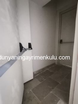 SUADİYE AYŞEKADINDA MİNÜBÜSE 30 METRE DÜKKAN