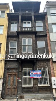 KADIKÖY OSMANAĞA'DA TARİHİ MİMARİSİ KORUNMUŞ SATILIK BİNA