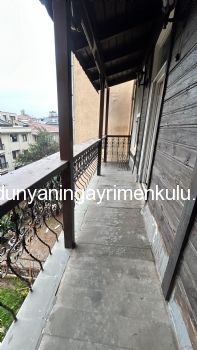 KADIKÖY OSMANAĞA'DA TARİHİ MİMARİSİ KORUNMUŞ SATILIK BİNA