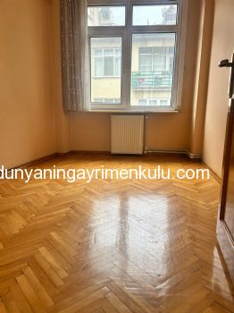 PENDİK SAHİLDE ÇARŞI GİRİŞİNDE 3.KAT SATILIK 3+1 DAİRE