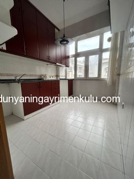 PENDİK SAHİLDE ÇARŞI GİRİŞİNDE 3.KAT SATILIK 3+1 DAİRE