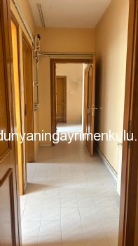 PENDİK SAHİLDE ÇARŞI GİRİŞİNDE 3.KAT SATILIK 3+1 DAİRE