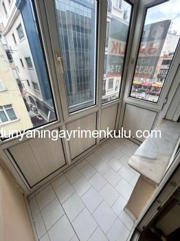 PENDİK SAHİLDE ÇARŞI GİRİŞİNDE 3.KAT SATILIK 3+1 DAİRE