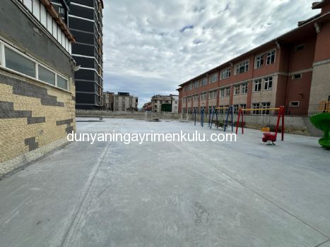 SULTANGAZİ İSMETPAŞA'DA PRESTİJLİ BİNADA SATILIK DÜKKAN