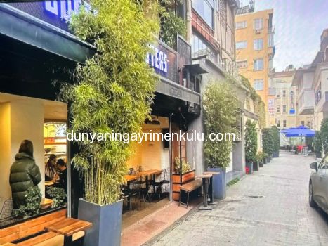 ÇIRAĞAN CADDESİ ÜZERİNDE 200m2 SATILIK DÜKKAN & KAFE & MAĞAZA