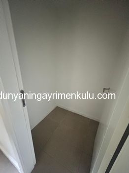 YILDIZ POSTA CADDESİ YILDIZ RESIDANS'TA KİRALIK OFİS