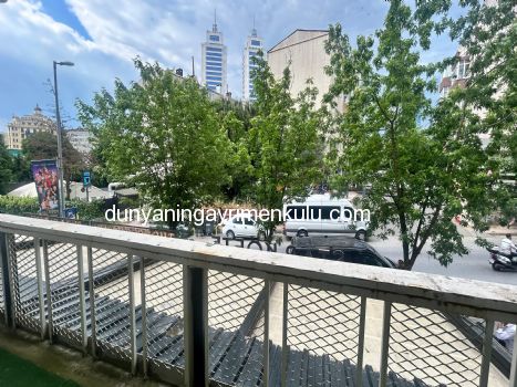 YILDIZ POSTA CADDESİ YILDIZ RESIDANS'TA KİRALIK OFİS