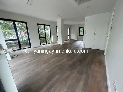 YILDIZ POSTA CADDESİ YILDIZ RESIDANS'TA KİRALIK OFİS