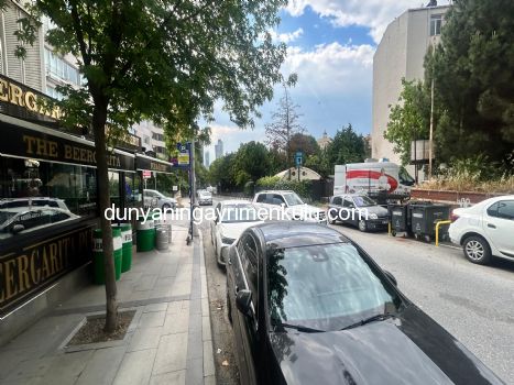 YILDIZ POSTA CADDESİ YILDIZ RESIDANS'TA KİRALIK OFİS