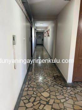 KIZILTOPRAK'TA CADDEYE CEPHELİ İŞ MERKEZİNDE SATILIK OFİS