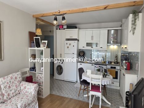 ÇEKMEKÖY DE İÇİ YAPILI MASRAFSIZ 1+1 SATILIK DAİRE