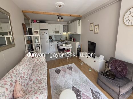 ÇEKMEKÖY DE İÇİ YAPILI MASRAFSIZ 1+1 SATILIK DAİRE