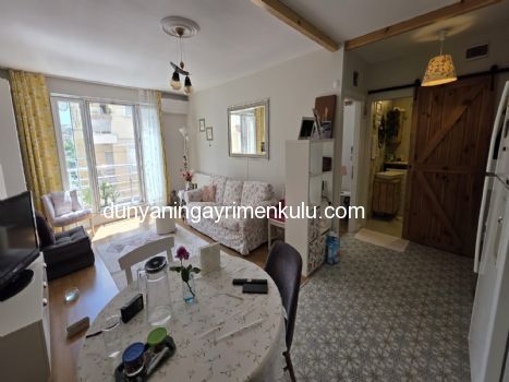 ÇEKMEKÖY DE İÇİ YAPILI MASRAFSIZ 1+1 SATILIK DAİRE